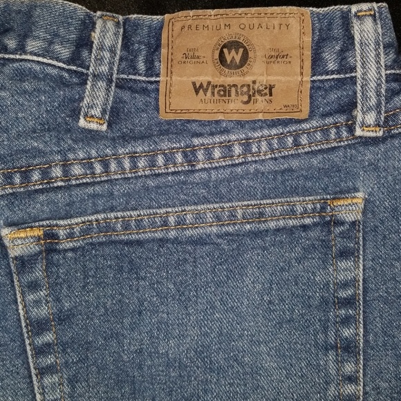 wrangler men's 5 pocket relaxed fit denim shorts
